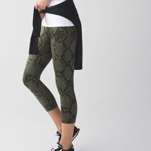 Lululemon Wunder Under CropFull-On Luon Ziggy Snake Green Gator